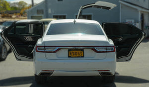 15 Passenger Lincoln Continental Limousine - NY Wine Tours