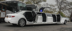 15 Passenger Lincoln Continental Limousine - NY Wine Tours