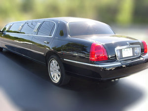 12 Passenger Lincoln Limousine - NY Wine Tours