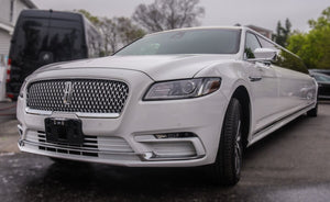 15 Passenger Lincoln Continental Limousine - NY Wine Tours