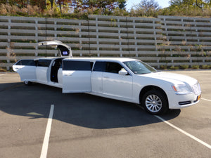 15 Passenger Chrysler 300 Limousine - NY Wine Tours
